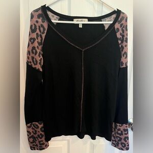 Women’s Black & Animal Print Pullover Top, Size Medium Large